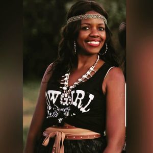 Meet your Posher, Stella